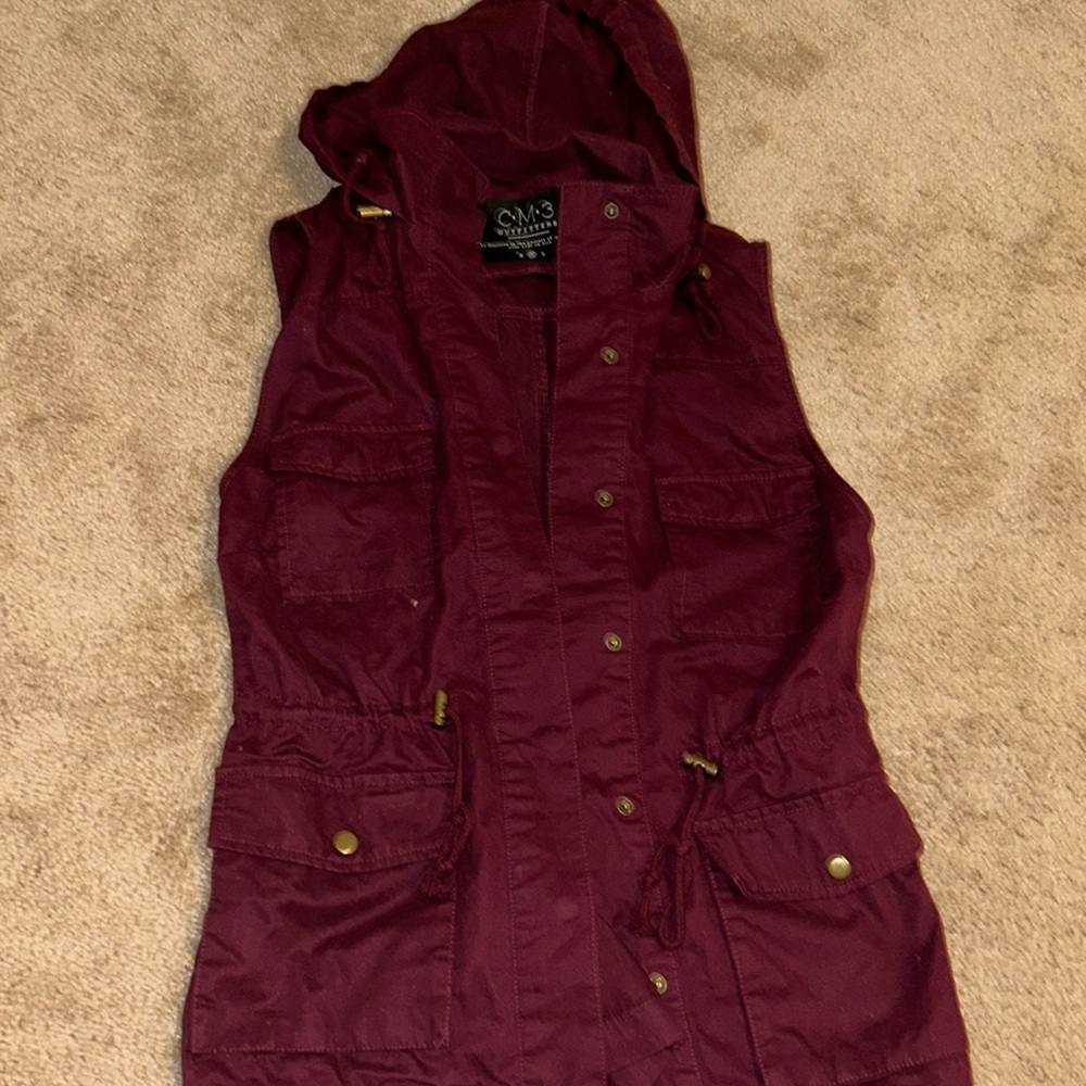 Lizard Thicket maroon sleevless vest M